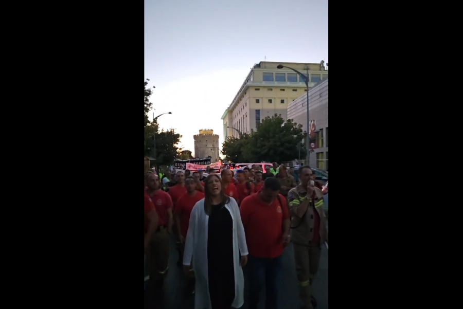 Η Ζωή «πήρε την ντουντούκα» (Βίντεο)