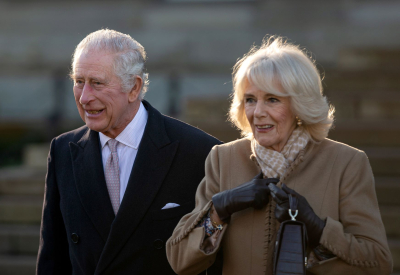 Ο Κάρολος «μεταμορφώνει» την Καμίλα σε βασίλισσα της Βρετανίας