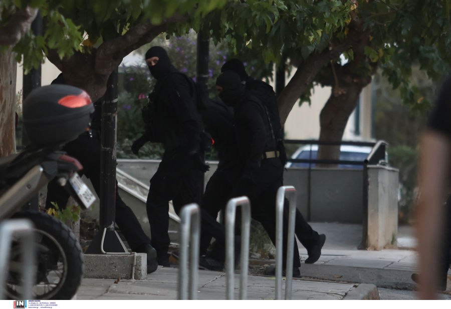 Έκρηξη στους Αμπελοκήπους: Ποινικές διώξεις για τρομοκρατία ασκήθηκαν σε τρία άτομα - Τι ψάχνει η ΕΛ.ΑΣ