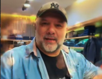 Θρήνος για τον Γρηγόρη Αρναούτογλου: Πέθανε η μητέρα του - Η συγκινητική ανάρτηση