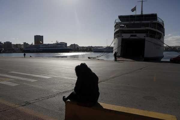 Οριακή μείωση της δύναµης του ελληνικού εµπορικού στόλου τον Ιανουάριο 