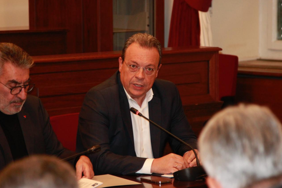 Φάμελλος: Το καθεστώς Μητσοτάκη στραγγαλίζει τους Δήμους, οικονομικά και θεσμικά (Βίντεο)