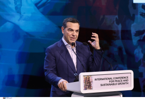 Αλέξης Τσίπρας: Τρία μηνύματα κι ένα ερώτημα