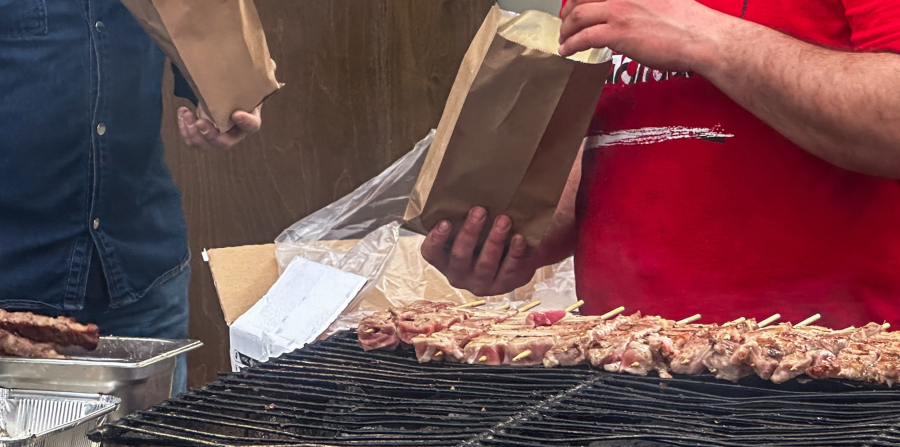 Τέλος οι ψησταριές στα πανηγύρια, μόνο με catering - Δείτε τι προβλέπεται