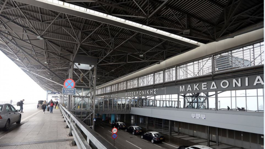 Συνελήφθη μεθυσμένος επιβάτης σε πτήση προς το αεροδρόμιο «Μακεδονία» - Τραυμάτισε αστυνομικό