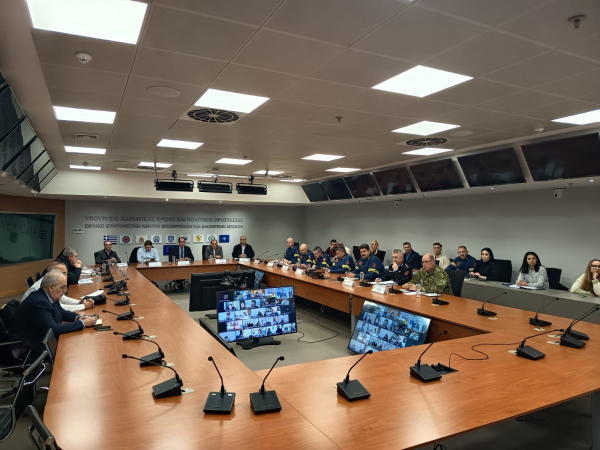 Έκτακτα μέτρα για την κακοκαιρία: Σε επιφυλακή Πυροσβεστική, ΕΜΑΚ, ένοπλες δυνάμεις