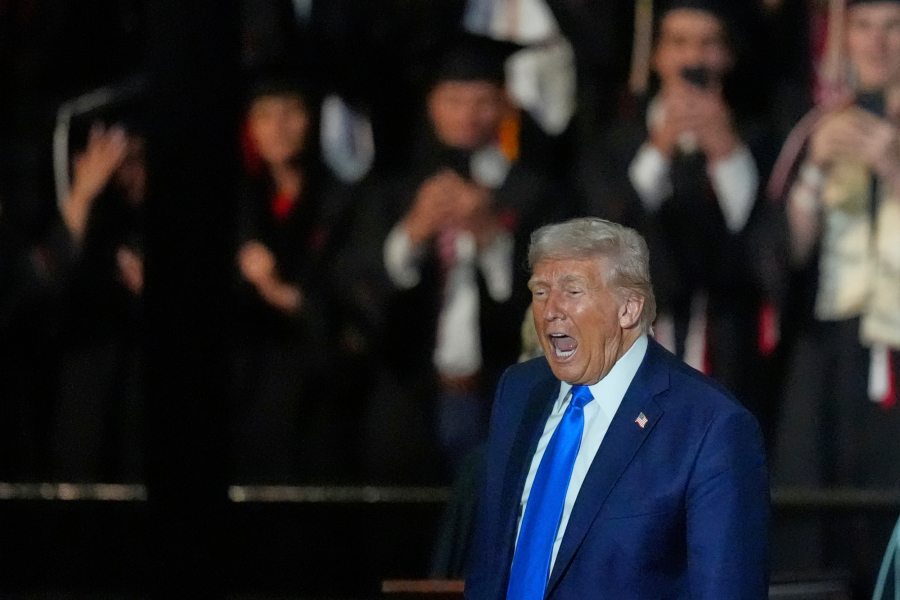 Νέα επίθεση Τραμπ σε Χάρβαρντ - «Κόβει» το αφορολόγητο καθεστώς