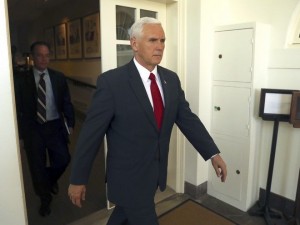 Ο πάπας Θεόδωρος Β' αρνείται να συναντήσει τον Πενς