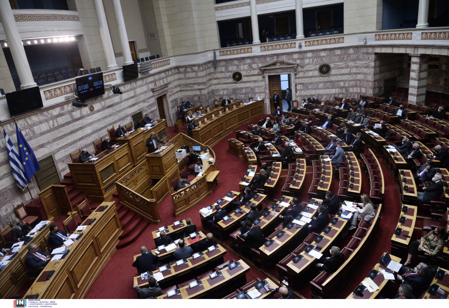 Κατατέθηκε η ΠΝΠ για απαλλαγή φόρου στο πτητικό και καταδυτικό επίδομα