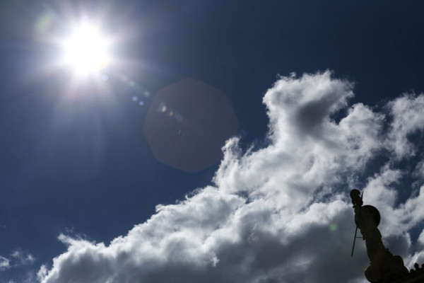 Βελτιώνεται ο καιρός, αλλά με τσουχτερό κρύο - Πού θα έχουμε έντονα φαινόμενα