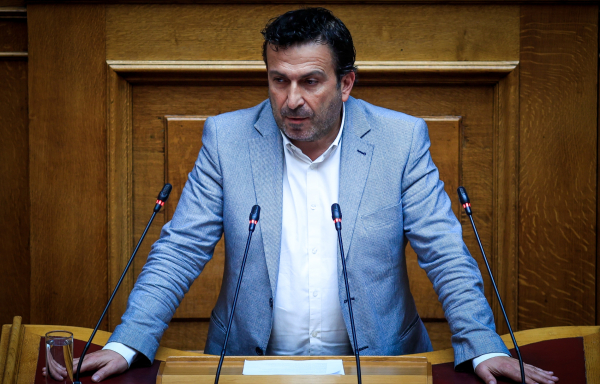 Παραστατίδης για Ζώρα: Μετά από την πανεπιστημιοποίηση κολλεγίων, έρχεται η πρυτανοποίηση συντακτών του νόμου