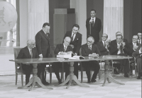 Όπως το 1980: Από τότε κόμμα προτείνει βουλευτή του για ΠτΔ!