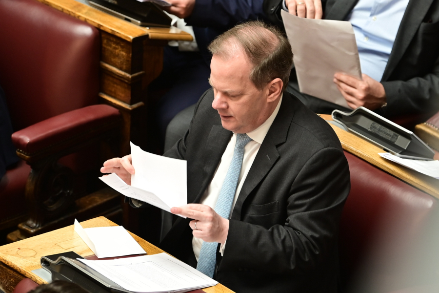 Προανακριτική Τέμπη: Για πλημμέλημα παραπέμπεται ο Καραμανλής με 154 «ναι»