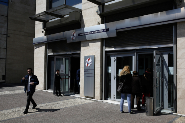 Ρήτρα και στα κίτρινα τιμολόγια με σταθερές εξάμηνες χρεώσεις ζητούν οι προμηθευτές