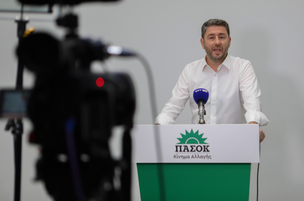 Το μήνυμα Ανδρουλάκη σε Χαρίτση και το τηλεφώνημα γιατί βγήκε στον αέρα ο Καστανίδης