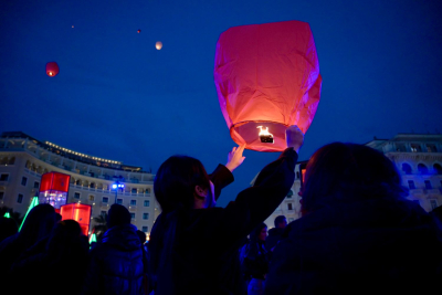 Θεσσαλονίκη: Γέμισε φαναράκια ο ουρανός για τη «νύχτα των ευχών»