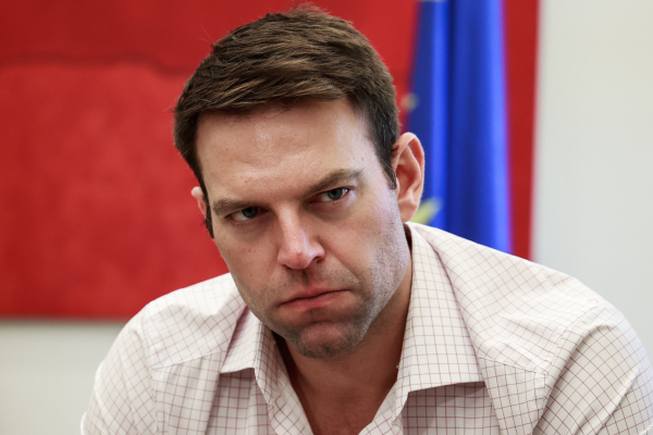 Στέφανος Κασσελάκης: Ζητά διευκρινήσεις για το αν καλύπτει τα συμφέροντά μας η Διακήρυξη