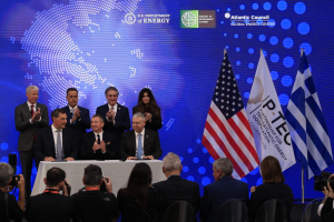 Συμφωνία για γεωτρήσεις στο Ιόνιο: Στο μπλοκ 2 του ΒΔ Ιονίου η Exxon Mobil μαζί με Εnergean-Helleniq Energy