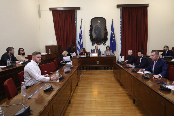 Εξεταστική για Τέμπη: Με τις οικογένειες να ζητούν δικαίωση, τα κόμματα δεν συμπνέουν και βγάζουν 9 πορίσματα