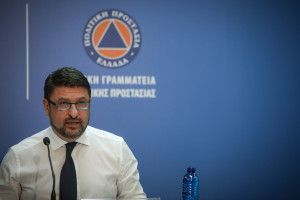 Το διαφορετικό μήνυμα Χαρδαλιά και ΓΓΠΠ για το Πάσχα (vid)