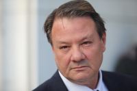 Απόστολος Λύτρας: Ουδέποτε «επινόησα» το αφήγημα ότι δήθεν έπεσε η σύζυγός μου από την σκάλα