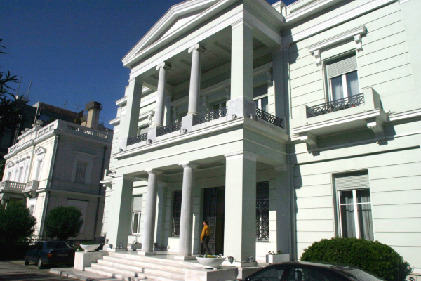 Στην Αλβανία ο γενικός γραμματέας του ΥΠΕΞ, θα συναντηθεί με Μπελέρη και Κοκαβέση