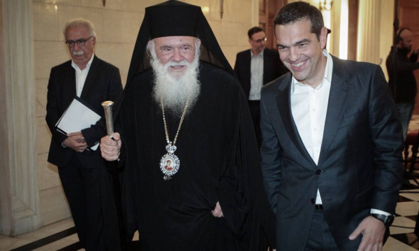 Οι ιερείς μένουν …φεύγοντας και φέρνουν 10.000 προσλήψεις