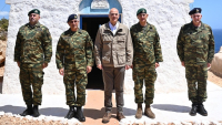 Επιτηρητικά φυλάκια στο Καστελλόριζο επισκέφθηκε ο Δένδιας - Αντάλλαξε ευχές με τους οπλίτες