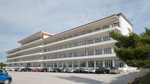 Φρουρούμενος επί 24ωρου ο αστυνομικός της Βουλής - Του αφαιρέθηκε το κινητό