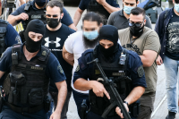 Μονή Πετράκη: Στον εισαγγελέα ο ιερέας που επιτέθηκε στους Μητροπολίτες (βίντεο)