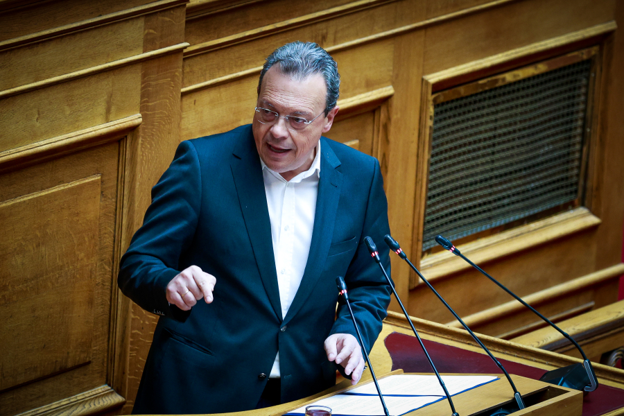 Φάμελλος: «Απαγορευμένη λέξη τα υπερκέρδη των διυλιστηρίων για τον κ. Μητσοτάκη»