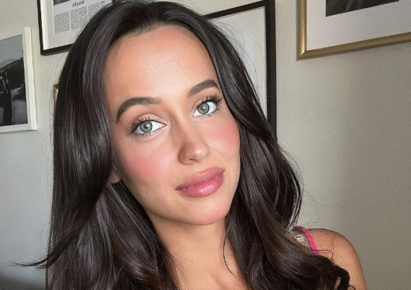 Αθηνά Κρόσμπι: «Σπάει» τη σιωπή της η 25χρονη που συνάντησε τον Μάθιου Πέρι μια μέρα πριν βρεθεί νεκρός