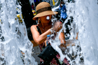 Συναγερμός για τον καύσωνα: Πώς να προστατευτείτε από τις υψηλές θερμοκρασίες, κλιματιζόμενες αίθουσες στην Αττική (βίντεο, εικόνες)