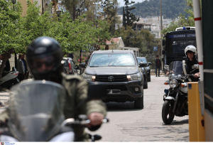 Γιώργος Καραϊβάζ: «Ας ψάξουν αλλού, μας κατέστρεψαν, θα μαθευτεί η αλήθεια», ξέσπασε η μητέρα του 40χρονου που συνελήφθη