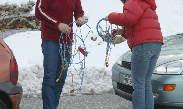 Κακοκαιρία Elena: Πού χρειάζονται αντιολισθητικές