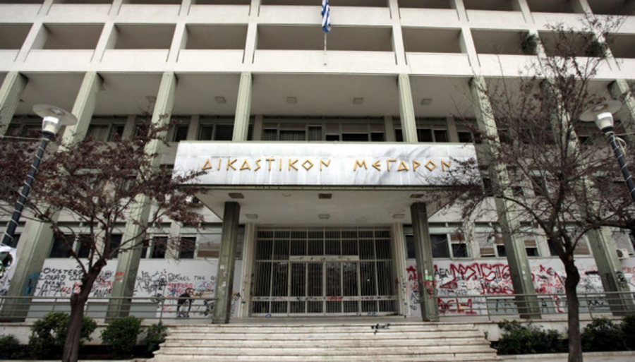 Βιασμός 22χρονης στον Τύρναβο: Ελεύθεροι και οι τέσσερις ανήλικοι, οι όροι