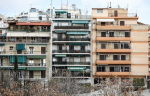 Πιο ακριβά από Γαλλία και Ηνωμένο Βασίλειο τα «παράπλευρα» κόστη για την αγορά ακινήτου στην Ελλάδα
