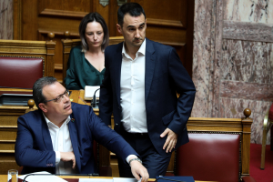ΣΥΡΙΖΑ – Νέα Αριστερά: Φουλ επίθεση στην κυβέρνηση και «ηρωική έξοδος» από την Προανακριτική