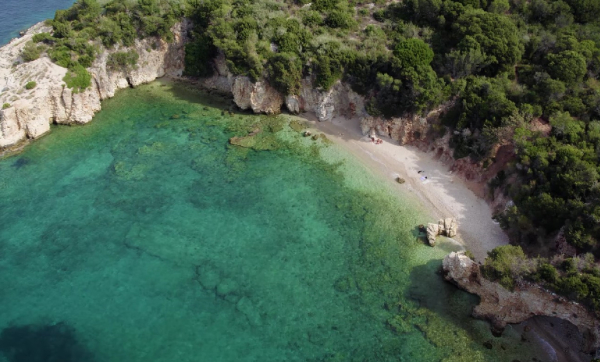 3 υπέροχες παραλίες στα Σύβοτα για «ψαγμένους»