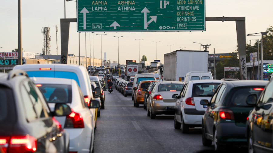 Έξοδος Πρωτομαγιάς 2026: Πού έχει κίνηση τώρα - «Ασφυξία» στην Αττική Οδό