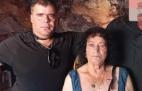 Ο έρωτας χρόνια δεν κοιτά, 41χρονος ανεβαίνει τα σκαλιά της εκκλησίας με την 82χρονη σύντροφό του!