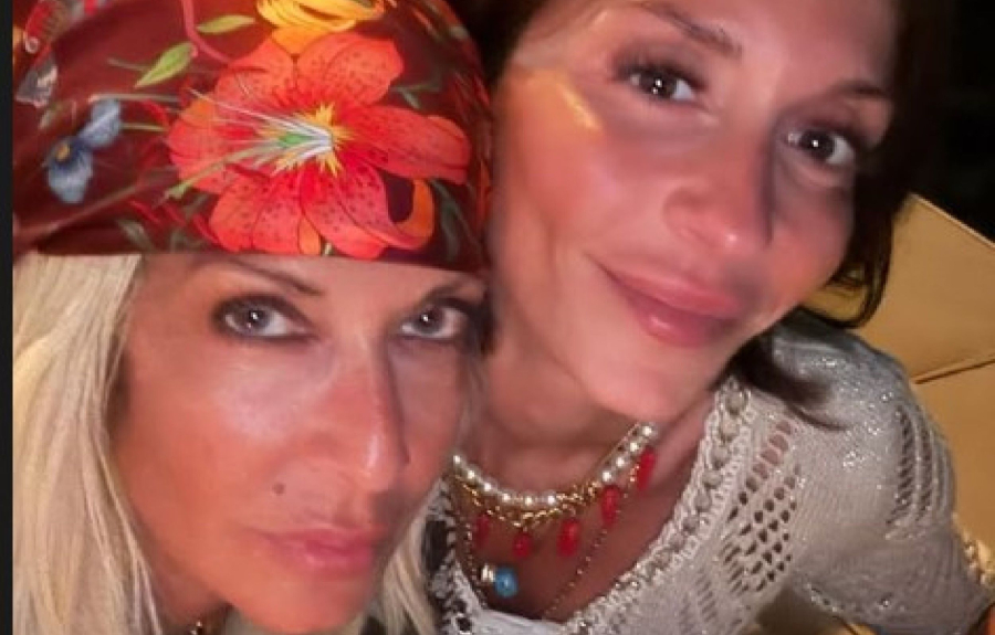 Κοινές διακοπές στη Λέρο για την Άννα Βίσση και τη Σοφία Καρβέλα