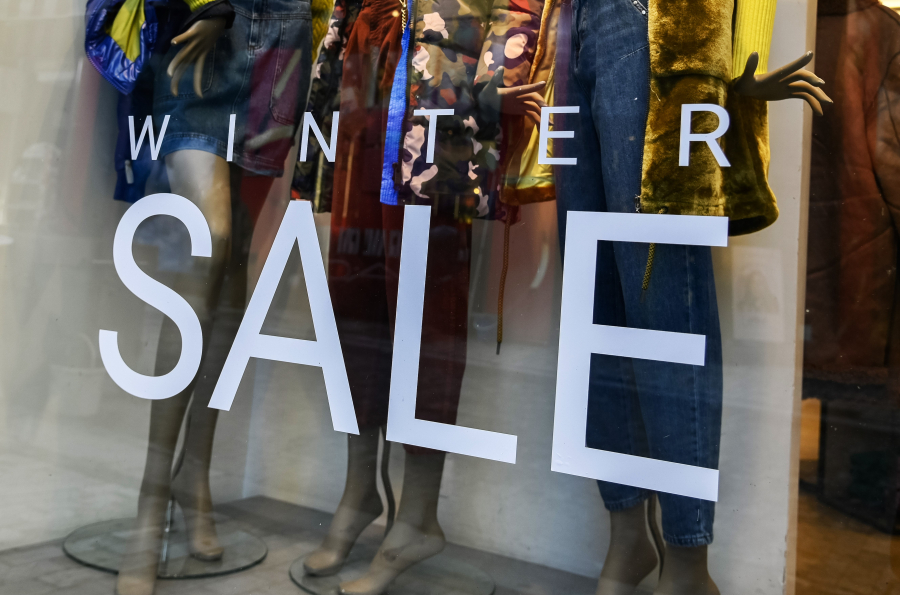 Σε ισχύ έως τις 11 Ιανουαρίου το «καλάθι του Άι Βασίλη» - Τελευταίες αγορές πριν τις χειμερινές εκπτώσεις