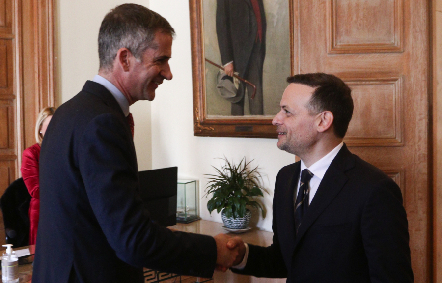 Δημοσκόπηση Opinion Poll: Δούκας κερδίζει Μπακογιάννη - «Ναι» από το 75,9% για το άνοιγμα της Βασ. Όλγας