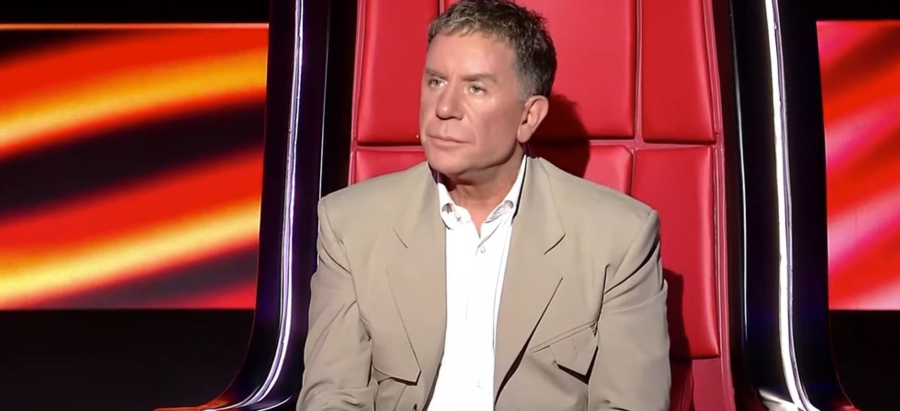 The Voice: Ο Γιώργος Μαζωνάκης ερμηνεύει Παντελή Θαλασσινό και το κοινό τον αποθεώνει (βίντεο)