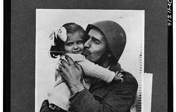 Χαρίτσης: Η 28η Οκτωβρίου είναι η υπόμνηση ότι οι λαοί μπορούν