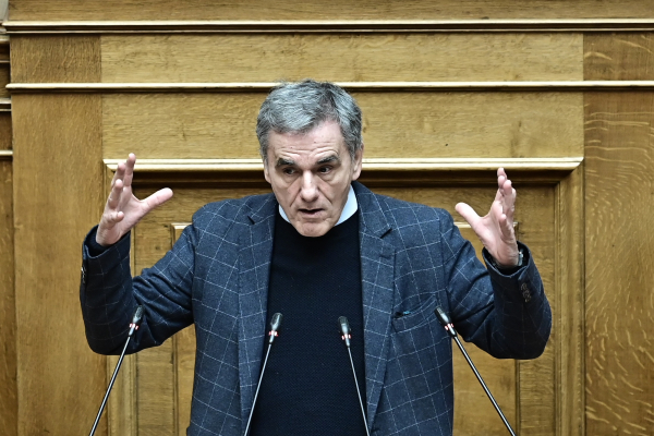 Δεν μας τα λέει καλά