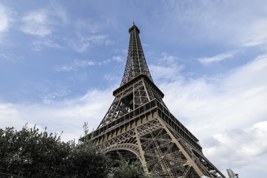 Φωτιά σε ανελκυστήρα στον Πύργο του Άιφελ