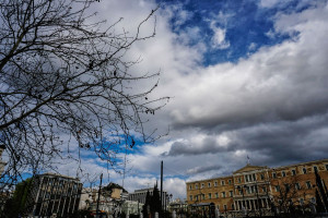 Ο καιρός σήμερα: Χιόνια, βροχές και κρύο