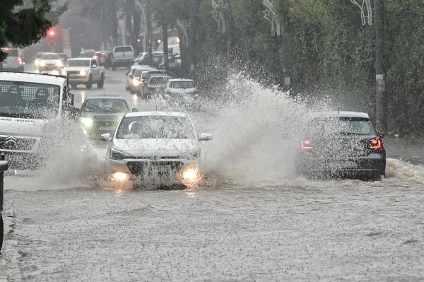 Ισχυρές βροχές, θυελλώδεις άνεμοι και καταιγίδες - Πού θα χτυπήσει η κακοκαιρία σήμερα